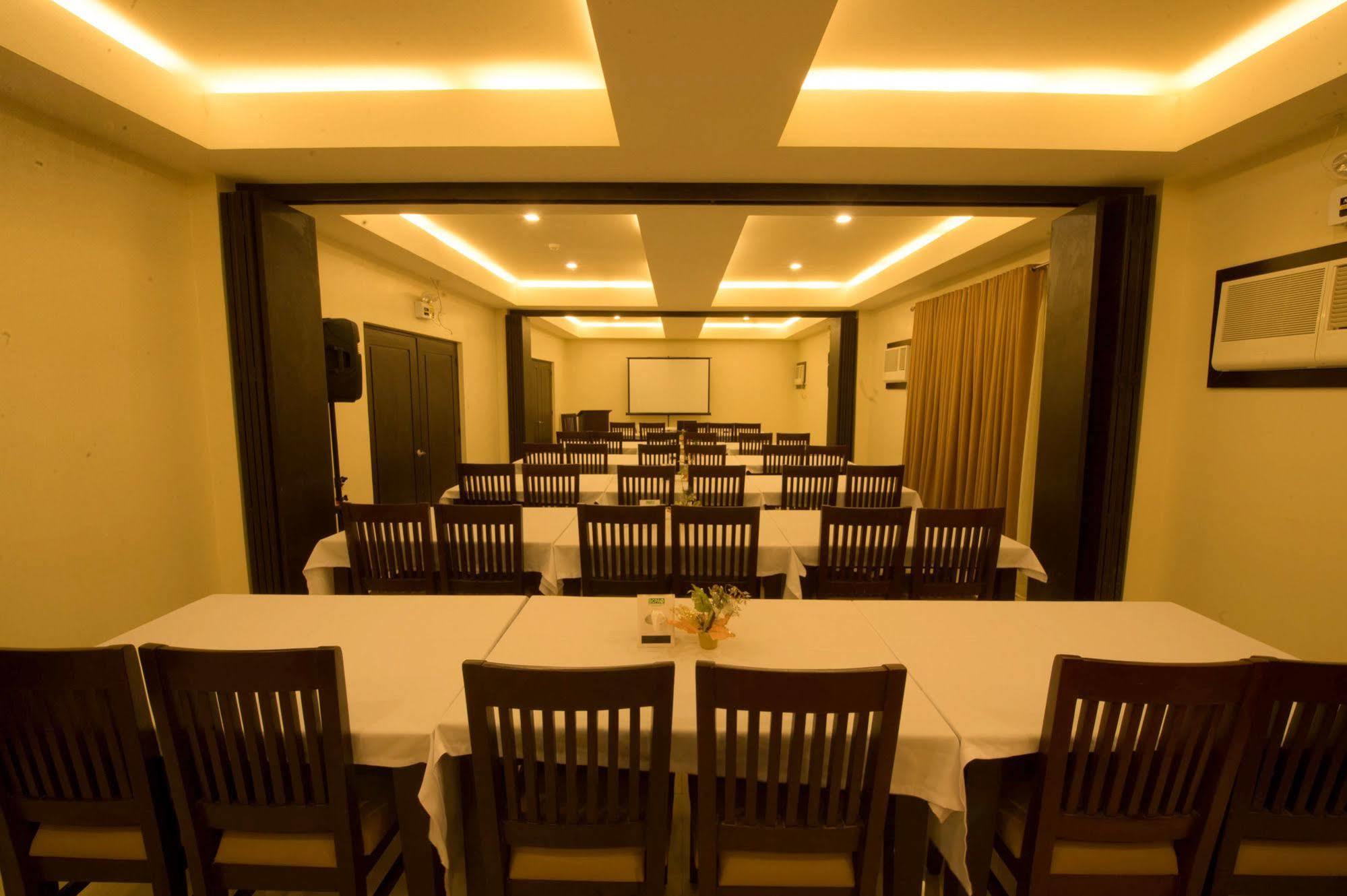 Infinity Suites Davao Zewnętrze zdjęcie